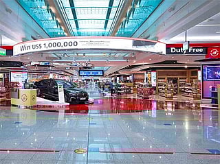 iPhone 17, gold, Dubai Chocolate boosts DDF sales 