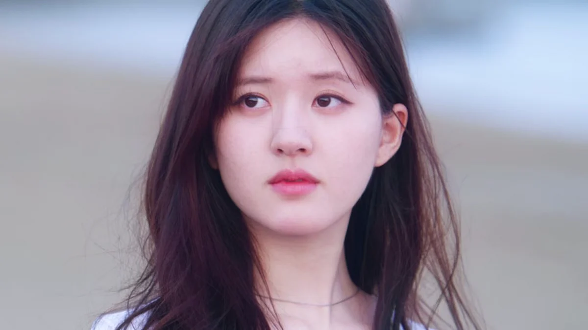 Zhao Lusi played the lead role in Hidden Love, the hit Chinese drama. 