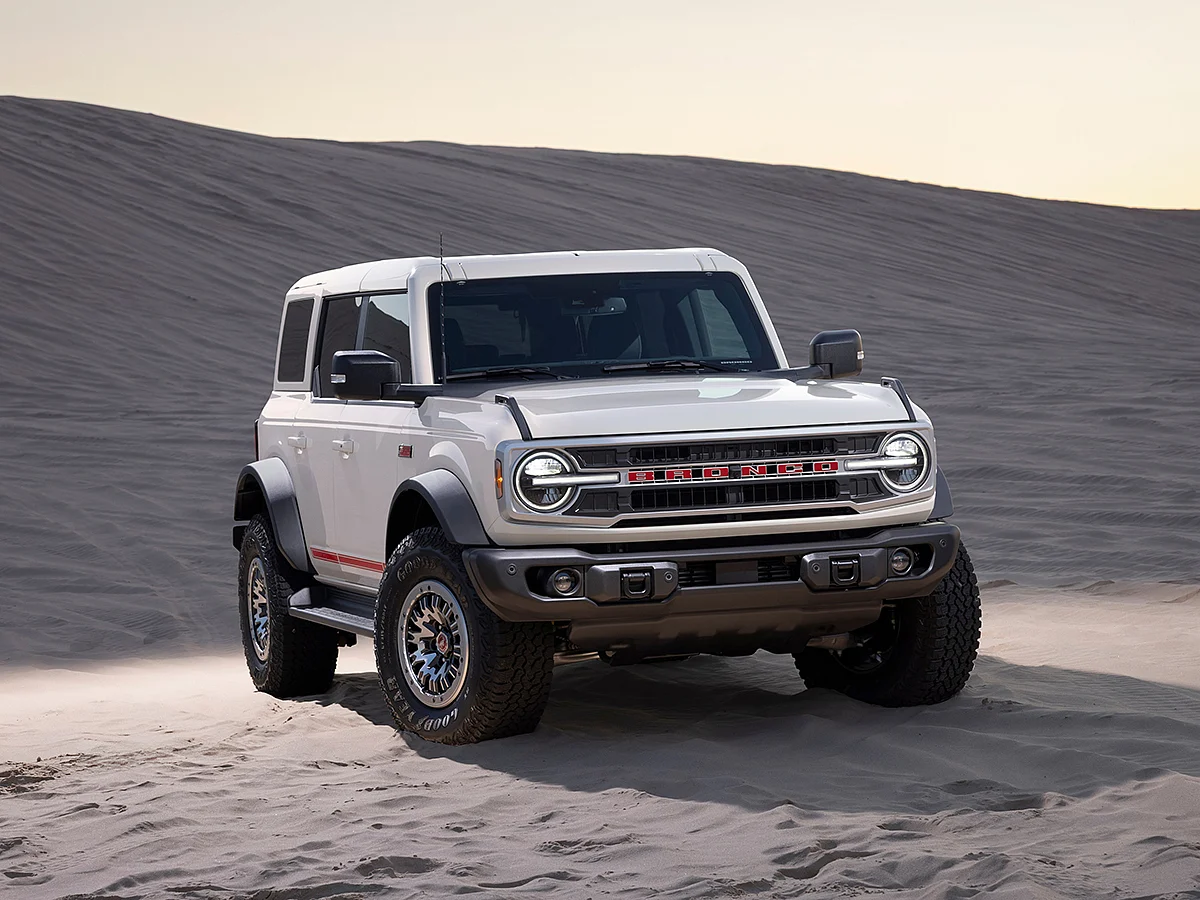 Combining the muscle of an F-Series truck with the performance DNA of the Mustang, the modern Bronco is wrapped in a striking, functional design that stays true to the original’s rugged spirit.