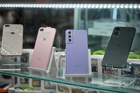 Officials argue the app is essential to fight “serious endangerment” from phone theft, spoofed IMEIs, and cyber-fraud rings. Illustrative image.