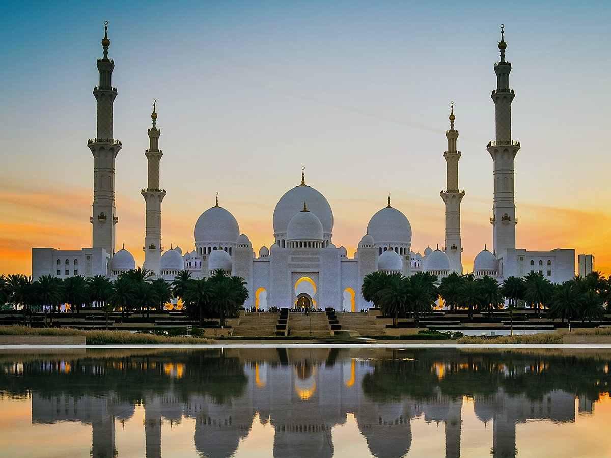 Sheikh Zayed Grand Mosque in Abu Dhabi