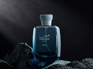 HAWAS ICE Eau De Parfum (100ml) is here to chill and conquer. This unisex scent takes everything you love about the original Hawas and gives it an arctic twist.