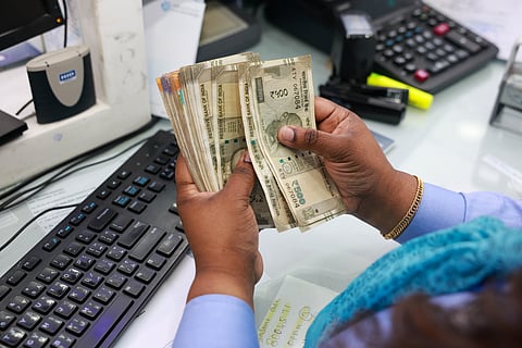 Planning on remitting Indian rupee, Pakistan rupee or Philippine peso? Here’s how you can take advantage of remittance-beneficial rates and when.