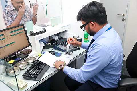 Planning on remitting Indian rupee, Pakistan rupee or Philippine peso? Here’s how you can take advantage of remittance-beneficial rates and when.