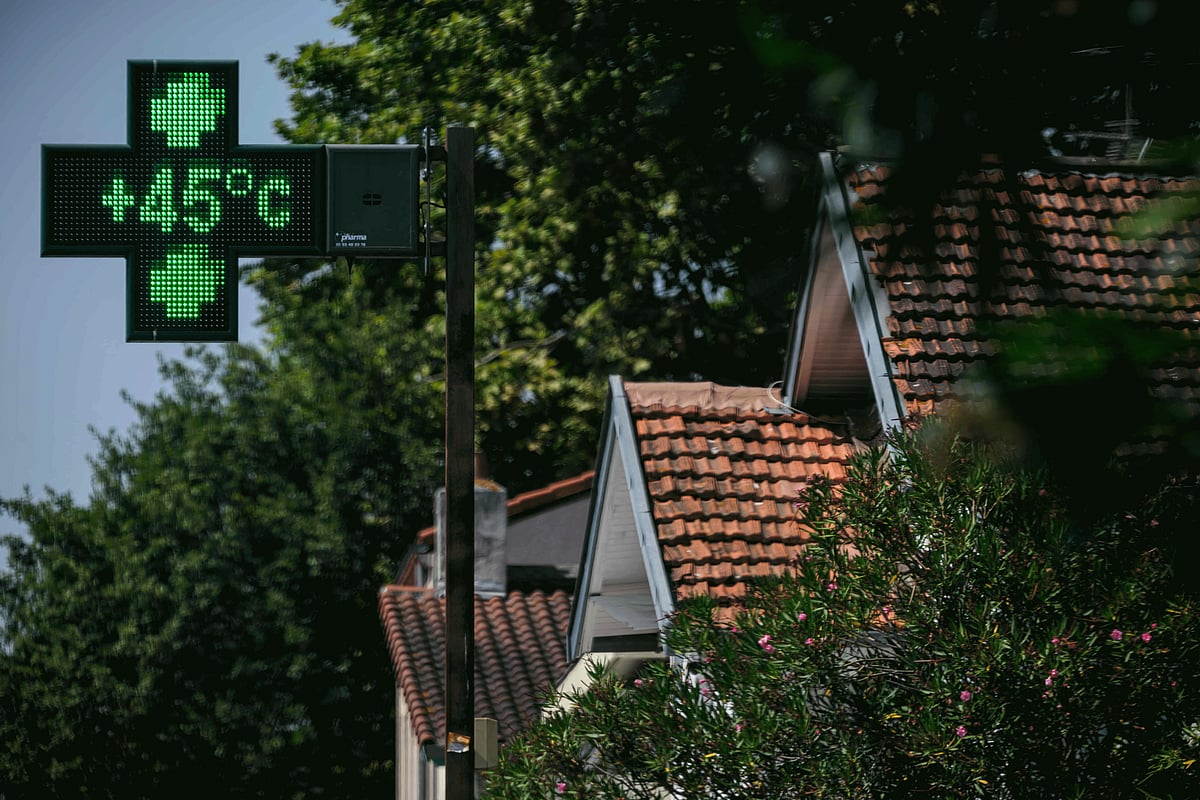 A pharmacy sign indicates a temperature of 45°C in Toulouse, southwestern France on August 11, 2025.  
