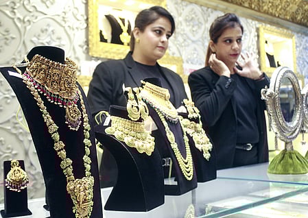 Gold prices are racing toward $4,000: What UAE buyers should do now