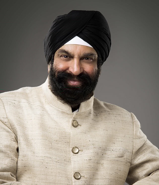 Dr Surender Singh Kandhari