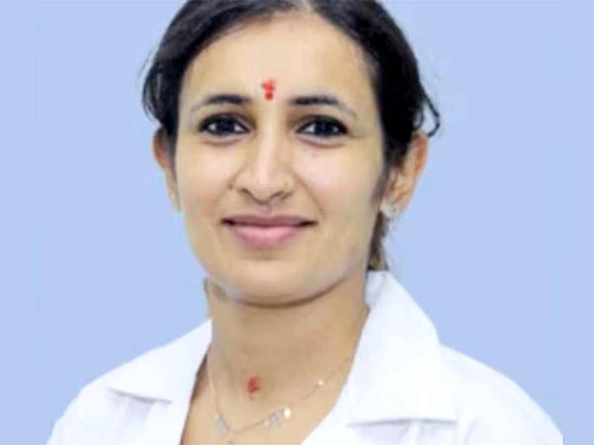Dr Meenakshi 