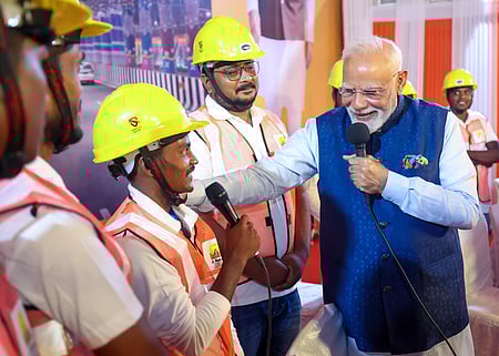 The Prime Minister interacted with the construction workers who built the Expressway and appreciated the hard work they put in to complete the world-class infrastructure projects that will reduce travel time, divert freight traffic from the city centre and ease congestion on Delhi's gridlocked Inner and Outer Ring Roads.
 
