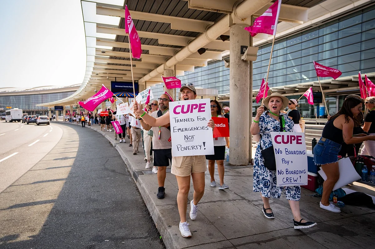 Canada seeks to end airline strike with labour board referral. The company estimated some 130,000 passengers a day were affected during the peak summer holiday season.