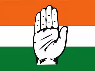 CPI(M) leaders in Kochi hoist Congress flag on I-Day