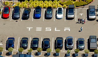 Tesla 'slow' in reporting crashes, the feds have launched a probe to find out why