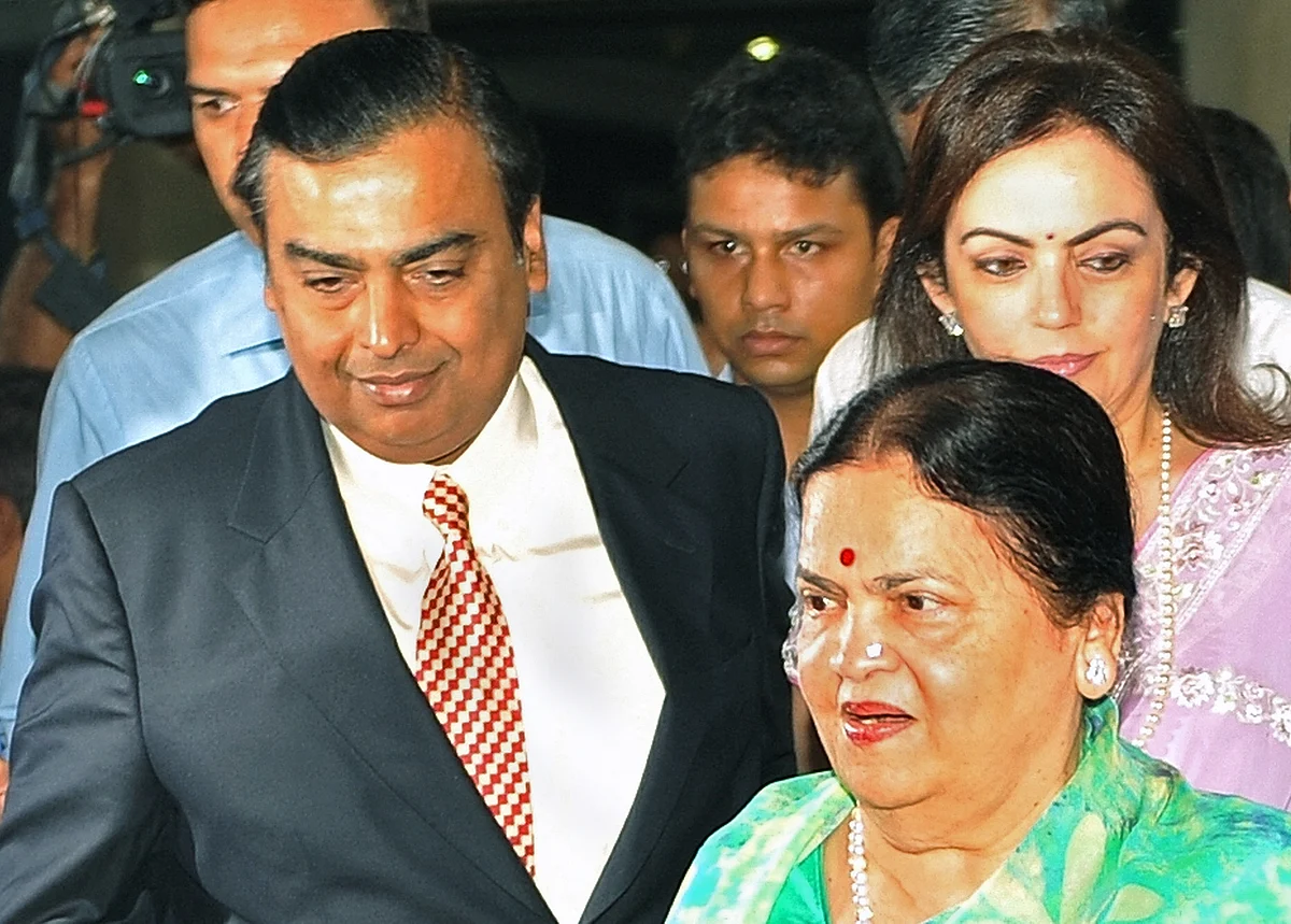 Mukesh Ambani and mother Kokilaben 