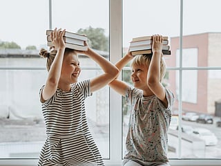 A brain warm-up: 5 minutes a day can boost focus, memory, and problem-solving—without the kids even noticing they’re learning.