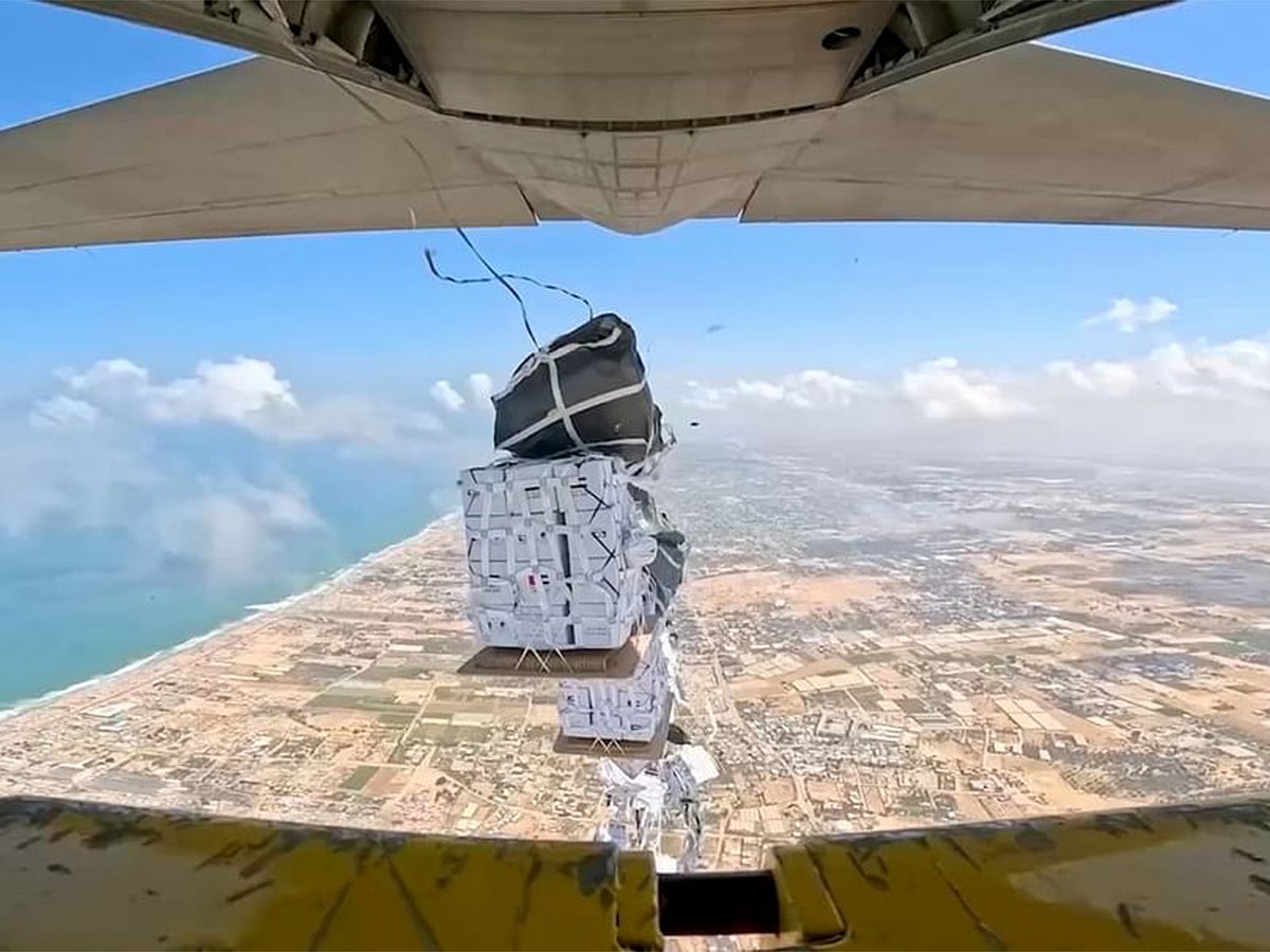 UAE carries out 79th airdrop of humanitarian aid under ‘Birds of Goodness’ operation to support Gaza