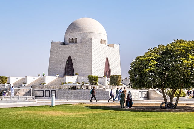 Karachi- View at the Mazar-e-Quaid also known as Jinnah Mausoleum