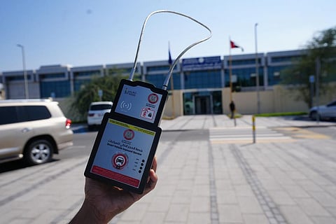 The service offers significant flexibility, including the option to request a technician to install the device at the vehicle’s location for an additional fee.