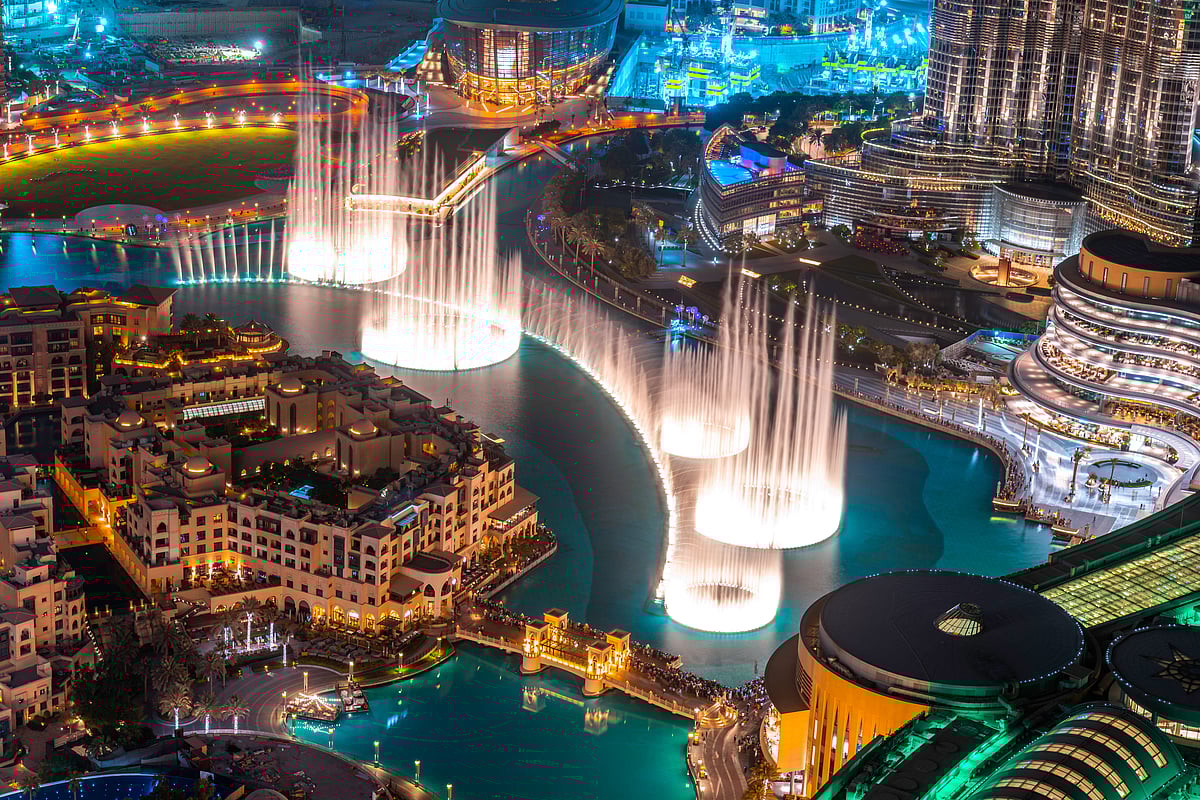 Since its grand unveiling on May 8, 2009, the Dubai Fountain has stood as one of the world’s most iconic attractions, enchanting millions with its synchronised water, light, and music shows. Designed by WET Design, the creators of the Bellagio Fountains in Las Vegas, this engineering marvel stretches 275 metres across Burj Khalifa Lake. 