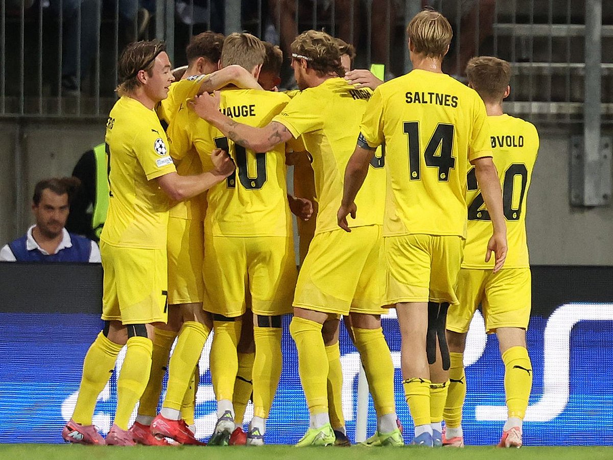 Bodo/Glimt players celebrate scoring the opening goal during the UEFA Champions League second-leg play-off football match against Sturm Graz at the Woerthersee Stadium in Klagenfurt, Austria on August 26, 2025. 