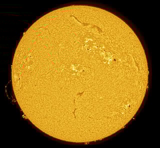 UAE telescope reveals Sun’s powerful flares and dark sunspots
