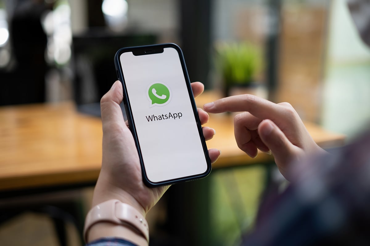 iPhone WhatsApp