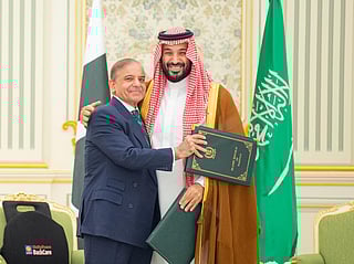 Saudi Crown Prince and Pakistan Prime Minister during the signing of the joint defence agreement