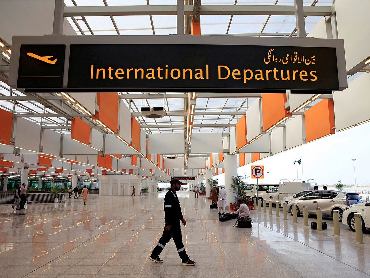 Pakistan to install smart baggage scanners at all international airports
