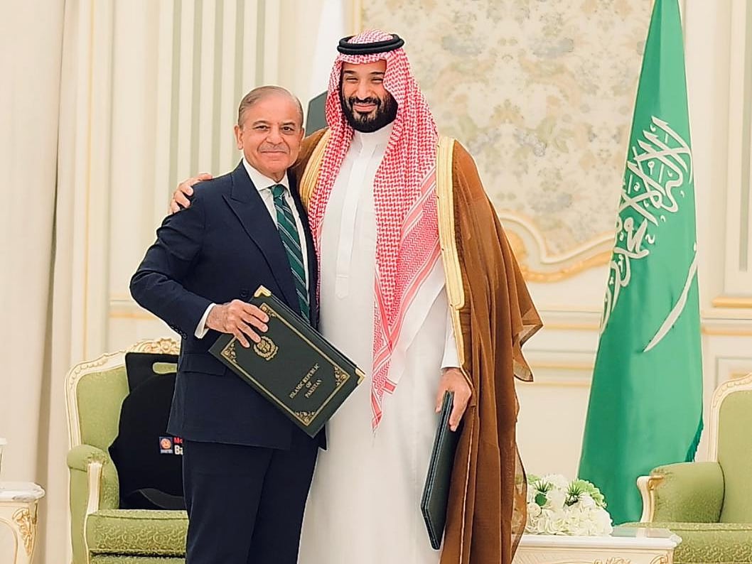 Pakistan Prime Minister Shehbaz Sharif and Saudi Crown Prince and Prime Minister Mohammed bin Salman during the signing of joint strategic defense agreement in Riyadh on Wednesday