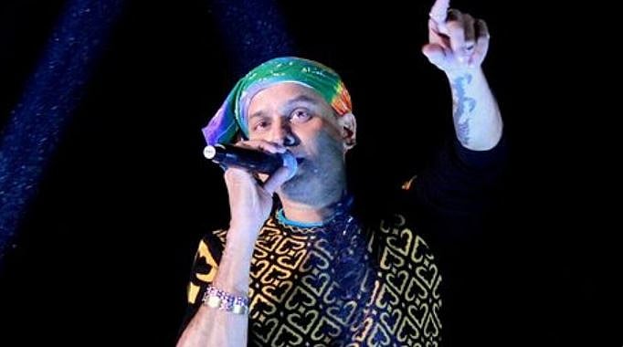 . The news has sent shockwaves across India, with fans and fellow artists flooding social media with tributes to the voice that defined a generation.