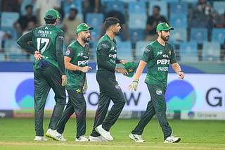 Naqvi has lengthy chat with coach at Pakistan training
