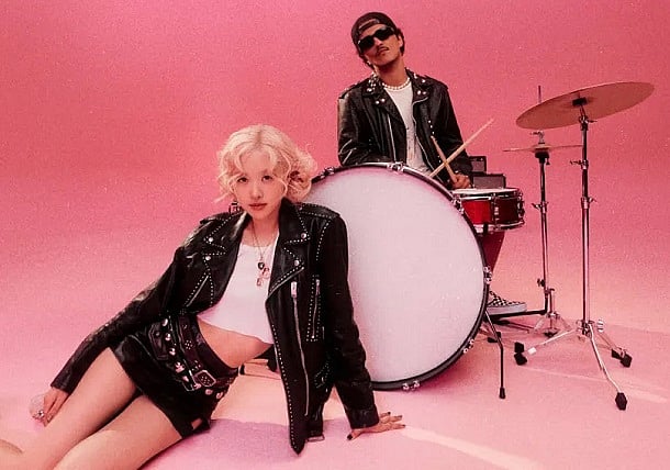 Rose's album stormed onto the Billboard 200, debuting at number three with over 100,000 units sold in its first week. It even earned a Guinness World Record for becoming the highest-charting album by a K-pop female soloist. 