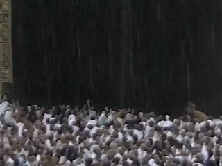 Holy Kaaba bathed in rainwater in spiritual blessing