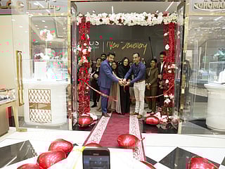 Senco Gold & Diamonds opens store at UW Mall