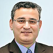 Dr Harb Abubaraka, Consultant, interventional and Non-invasive Cardiology