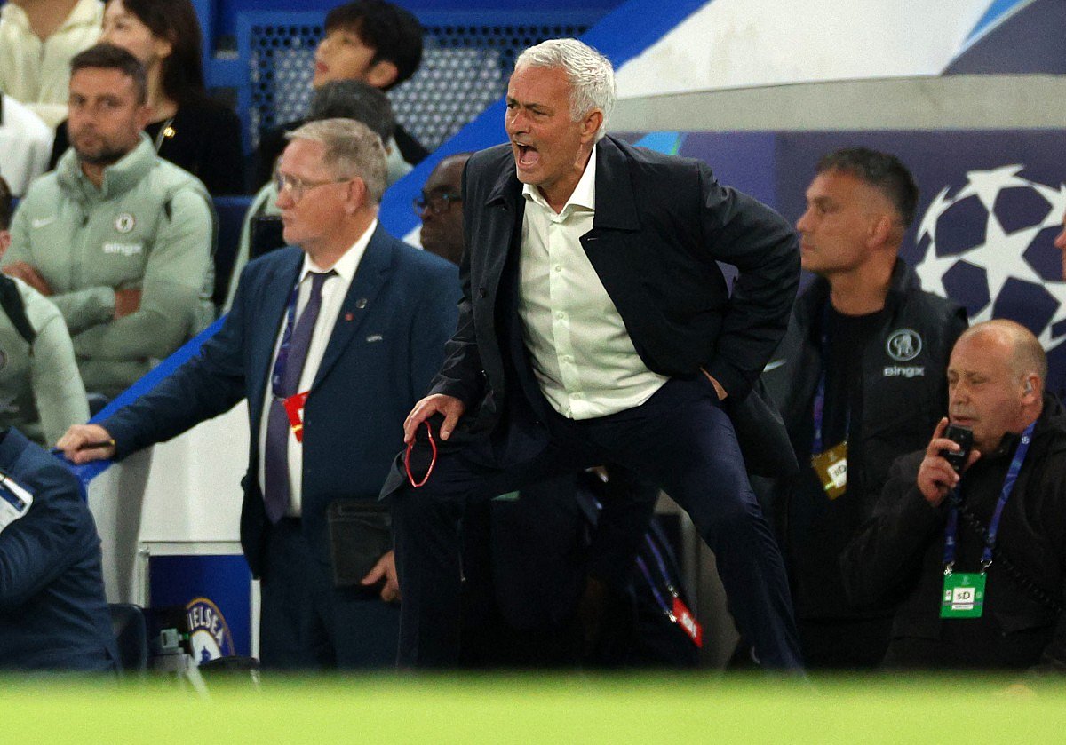 Benfica's Portuguese head coach Jose Mourinho reacts during the UEFA Champions League, league phase football match between Chelsea and Benfica at Stamford Bridge in London on September 30, 2025.
