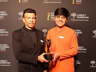 Sunny Varkey, Founder of the Varkey Foundation, and Adarsh Kumar, winner of the 2025 Chegg.org Global Student Prize.