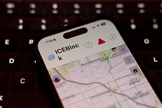 London’s Metropolitan Police arrested 46 people in Operation Echosteep, the UK’s largest-ever crackdown on phone theft, uncovering a global smuggling network shipping stolen iPhones to China. Illustrative image.