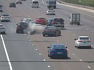 Video: Distracted driver triggers multi-vehicle pileup
