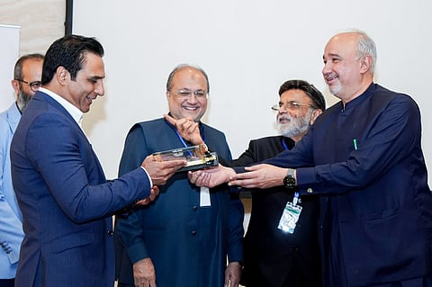 Pakistan Ambassador Faisal Niaz Trimizi (R) with PBC Chiarman Shabbier Merchan, Mustafa Hemani and Iftikhar Ali Tatlah during his farewell dinner in Dubai.