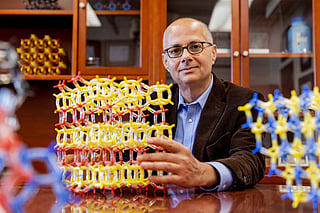 At Berkeley, Yaghi leads research and mentorship programmes that promote science without borders, empowering young scholars worldwide through the Berkeley Global Science Institute, which has established research centres in Vietnam, Saudi Arabia, Japan, Jordan, South Korea, Argentina, Malaysia, and Indonesia.
