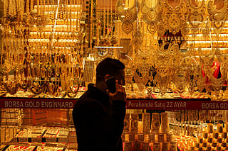 Gold prices in Dubai soften after historic highs.