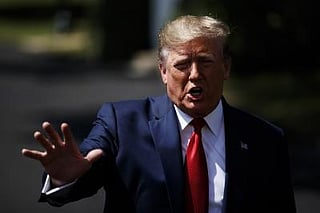 Trump orders Pentagon to pay troops amid govt shutdown