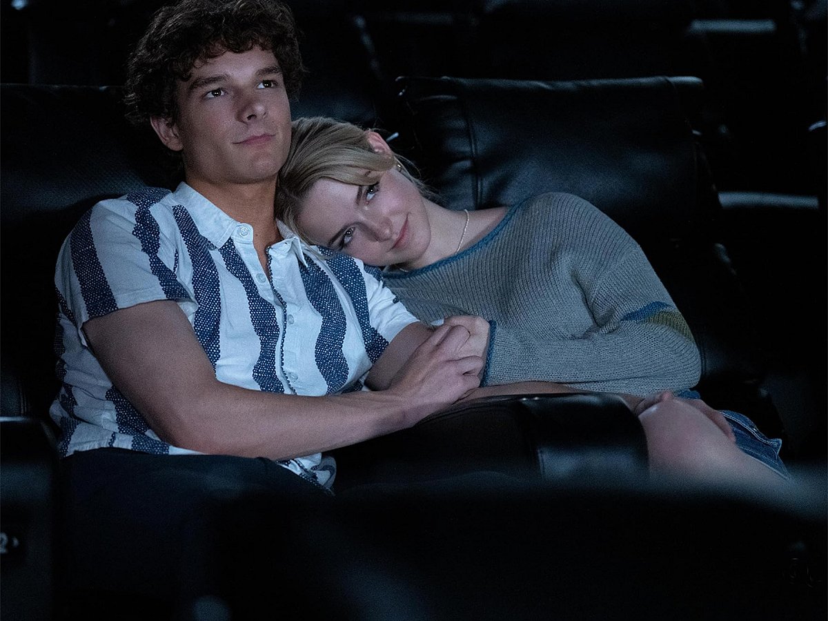 Mckenna Grace and Mason Thames in Regretting You 