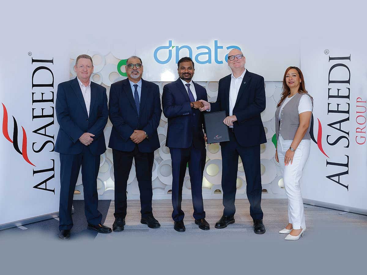 Mr. Anish Malattiri (MD – Al Saeedi Group) and Mr. Robert Powell (Vice President, Technical Services UAE and Global GSE strategy – dnata) signing the Contract between Al Saeedi Group and dnata Technical Services in the presence of Mr. Stephen Skiff (Vice President, Procurement & Logistics – dnata), Ms. Ola Saleh (Manager, Procurement & Logistics – dnata) and Mr. C.L Philips (General Manager, Corporate Sales – Al Saeedi Group)
