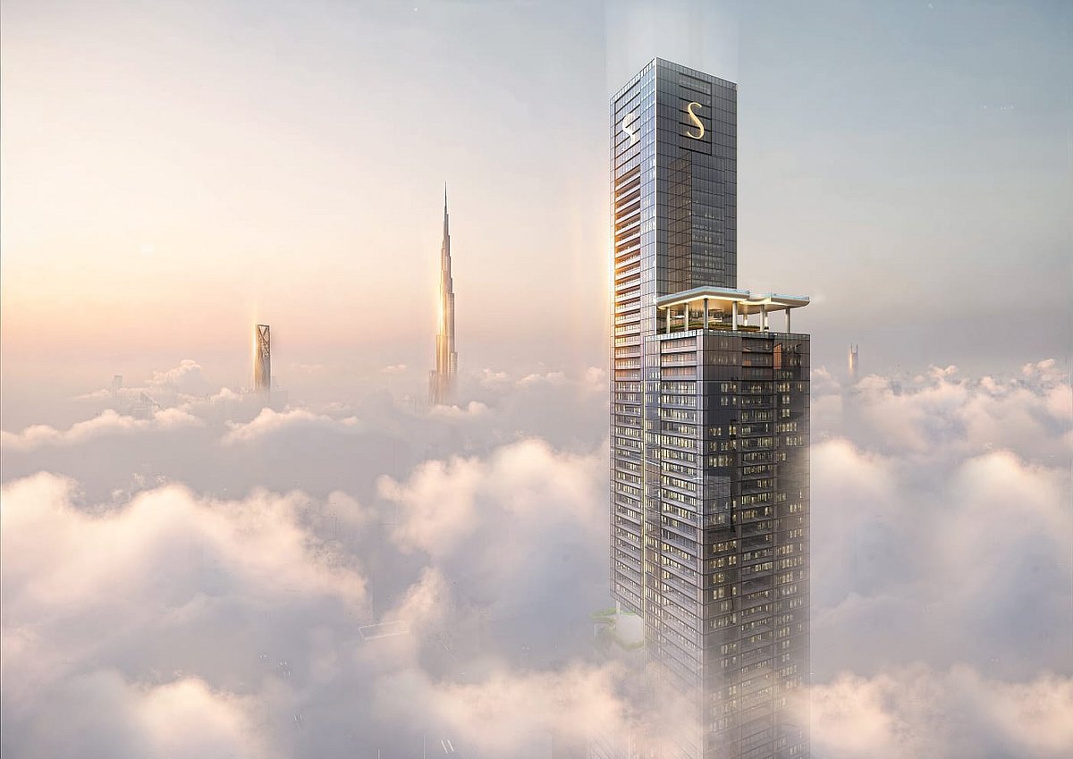 Crowning the tower at nearly 350 meters, the Luxe Life SkyParks features an infinity pool. 
