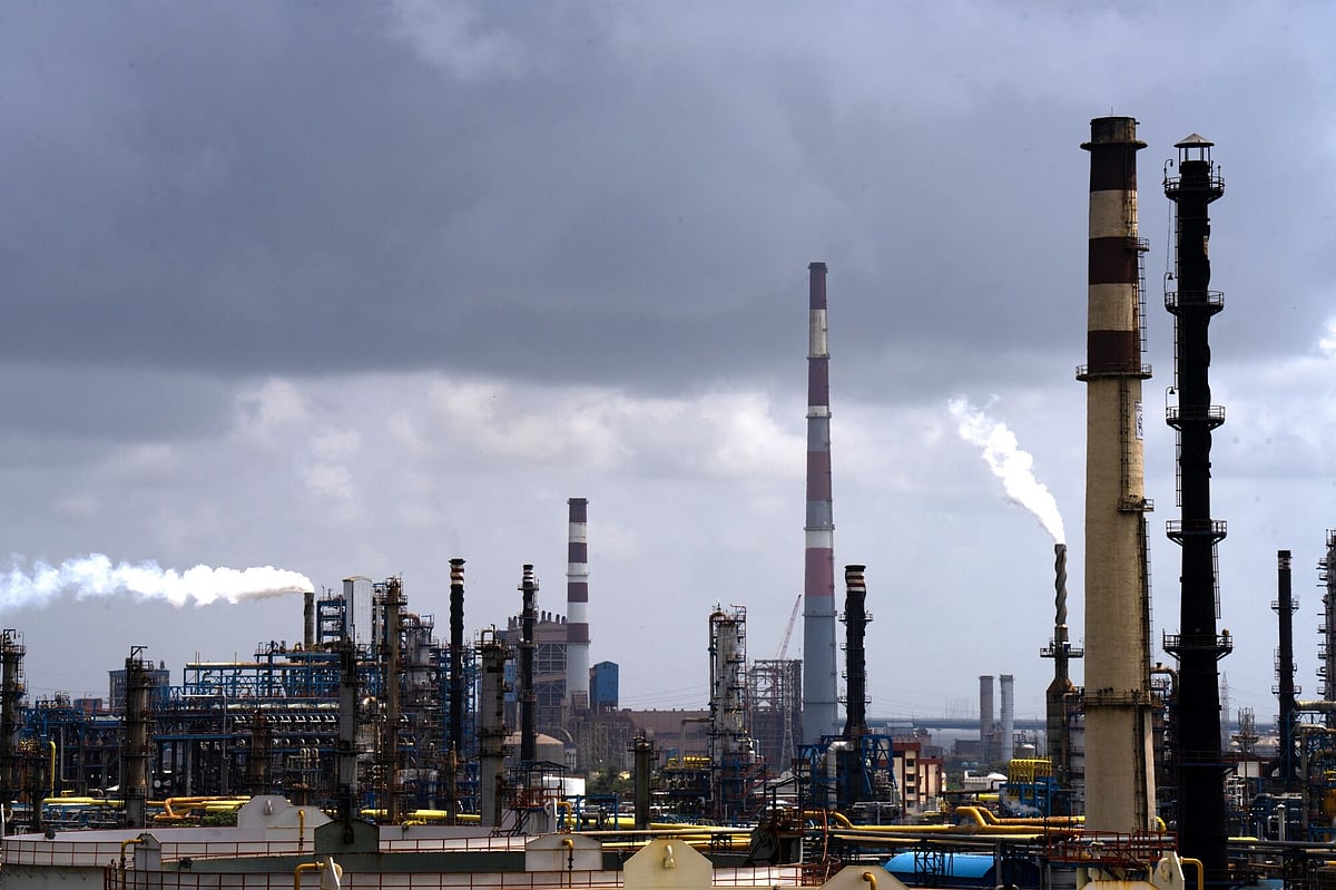 Oil refineries in Mumbai as refiners buy oil elsewhere after Russia pause.