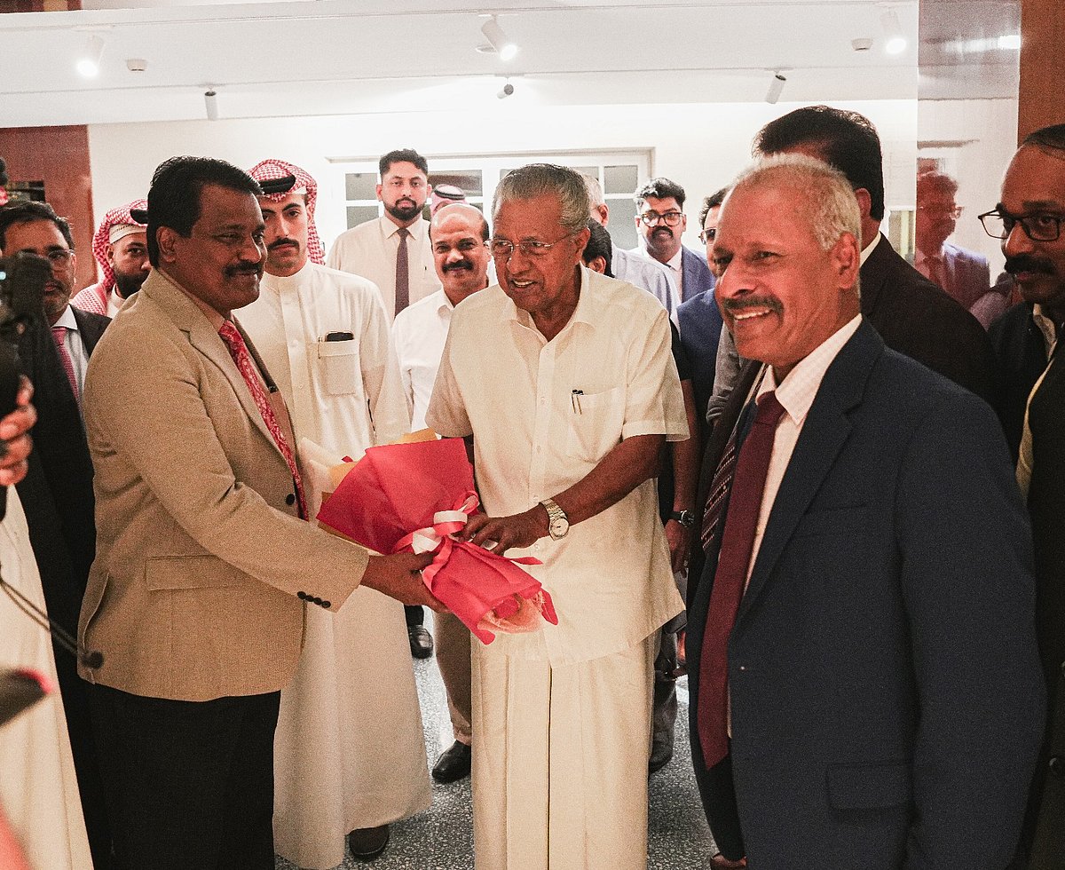 Kerala chief minister Pinarayi Vijayan was received at Bahrain International Airport by Vinod K. Jacob, Indian Ambassador to Bahrain, P. V. Radhakrishna Pillai, president of Bahrain Keraleeya Samajam (BKS), among others