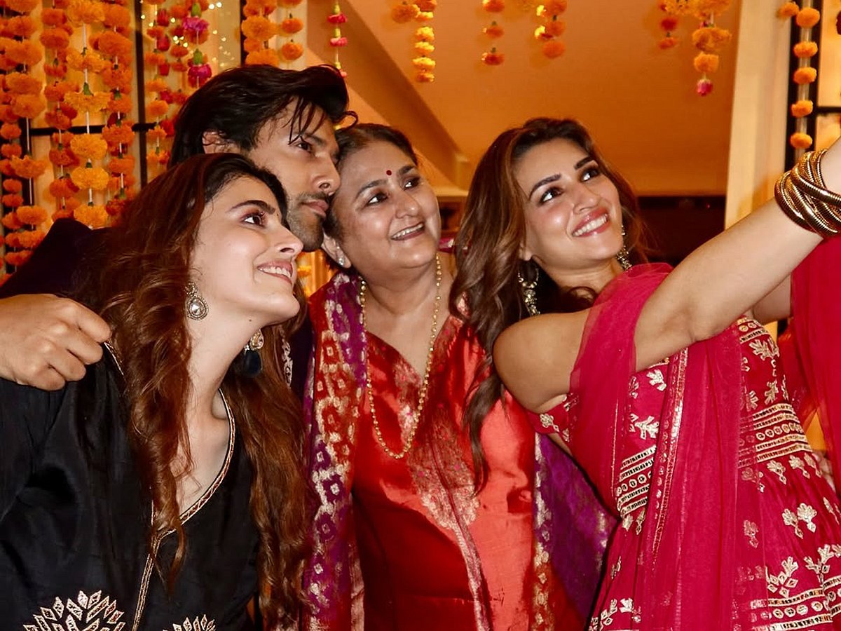 Diwali is all about spending time with your family and best friends. Here's a look at actress Kriti Sanon, her sister Nupur Sanon, mother, and bestie at their home in Mumbai.
