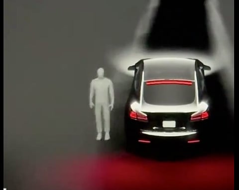 A viral video has captured an unsettling phenomenon in which human bodies were detected by "Full Self-Driving" (FSD) software while driving through cemeteries.