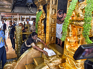 Indian President Droupadi Murmu performs a ritual during her visit to Sabarimala, in Pathanamthitta on Wednesday. [Illustrative image]